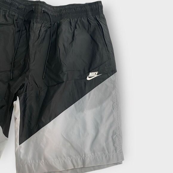 Nike Sportswear Windrunner Track Shorts  Black/Grey AR2424-010 Mens size XL New - Picture 3 of 10